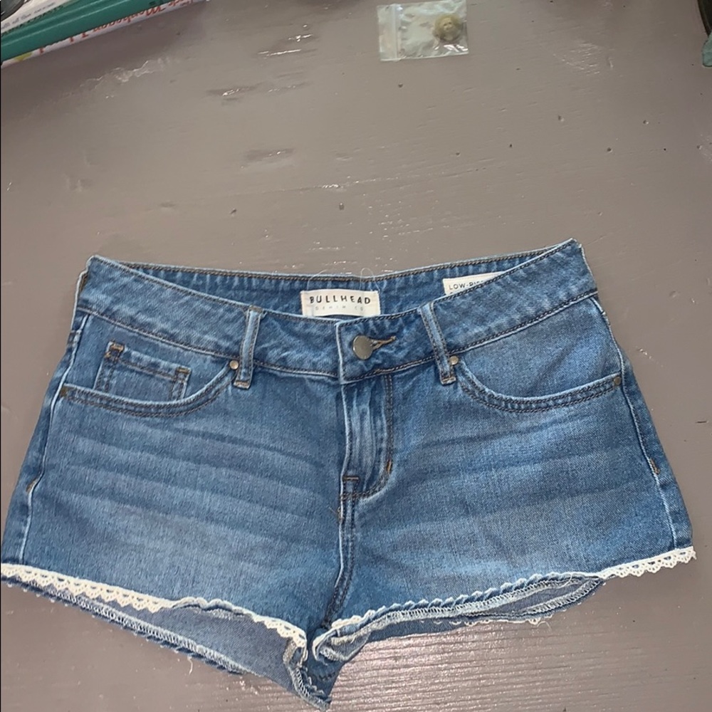 Bullhead denim co. GOOD CONDITION jean shorts